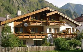 Apartment Madlaina